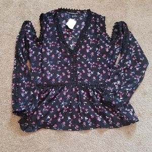 New Cold shoulder top